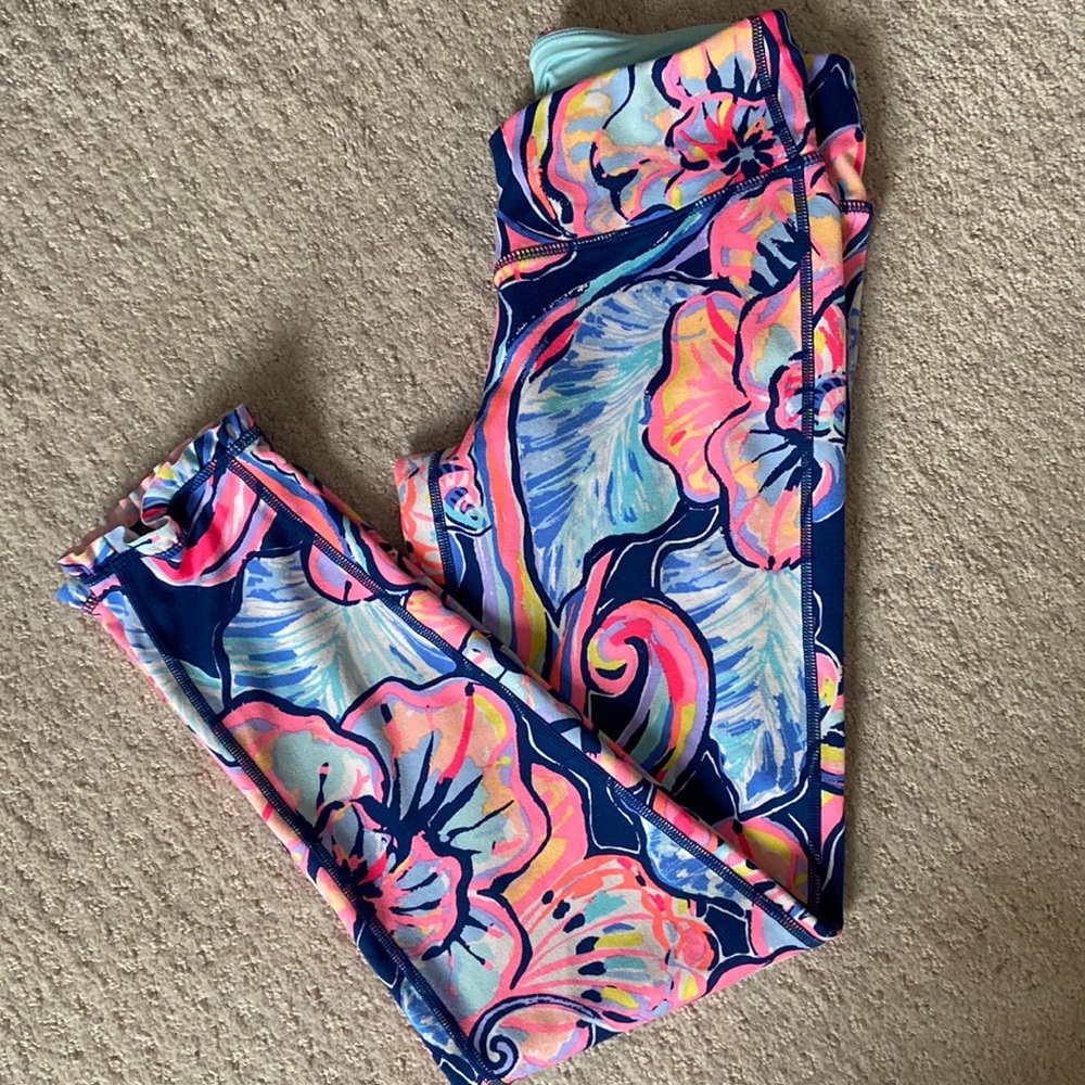 EUC crop  ruffle hem leggings
